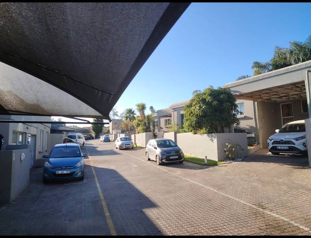 1 BEDROOM TOWNHOUSE FOR SALE IN HALFWAY GARDENS